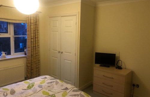 Muxton Bed & Breakfast | Cherry Trees green room