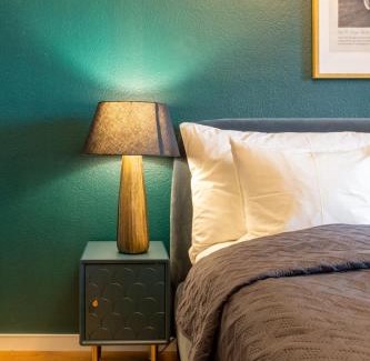 District 6 Apartment | Chesterfield Suite