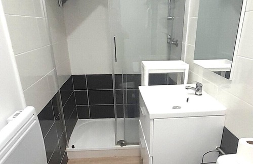 Azay-le-Rideau Apartment | Chez Benjamin -> Sleeps 2 to 4 in the center of Azay