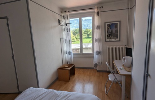 Lully Apartment | Chez Fantin - Chambres Indépendantes Avec Cabine de Douche