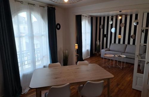 Hincmar Apartment | Chez Léon - Vue cathédrale - Hyper centre ville
