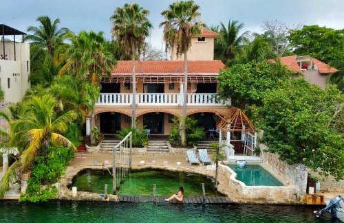 Puerto Aventuras Hotel | Chez Waffle Hotel