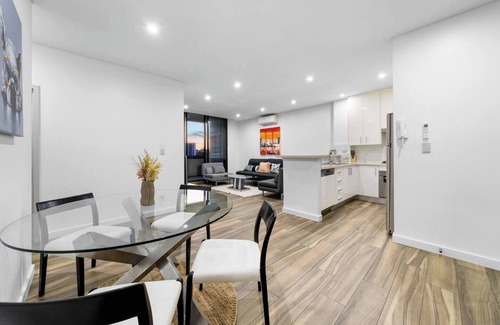 Ultimo Apartment | Chic 2 BR Apt (Parking)/Darling Harbour-10min walk