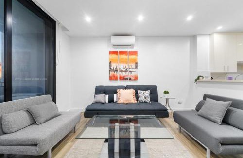 Ultimo Apartment | Chic 2 BR Apt with Parking & Darling Harbour-10mins walk