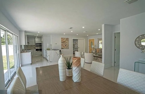 Wilton Manors House | Chic 3BR 2BA Getaway With Private Pool Oasis