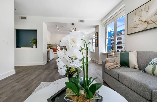 Central Business District Apartment | Chic 4BR Condo in California Building