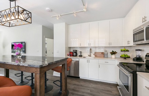 Central Business District Apartment | Chic 4BR Condo in California Building
