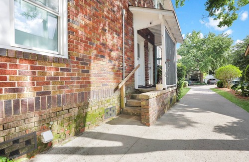 Midtown Apartment | Chic and charming 2 bedroom upper unit in the heart of fabulous Savannah