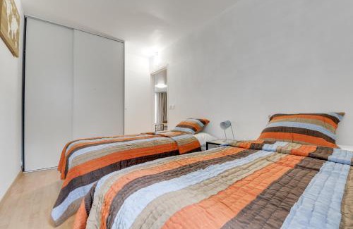 Saint-Germain-en-Laye Apartment | Chic and spacious apart with parking