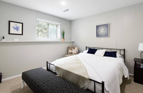 Holladay Apartment | Chic Basement, Work Station, Central Location, Dedicated Outdoor Area w/ Furniture, Private Entry