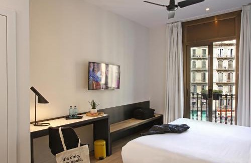 El Raval Hotel | Chic & Basic Lemon Boutique Hotel