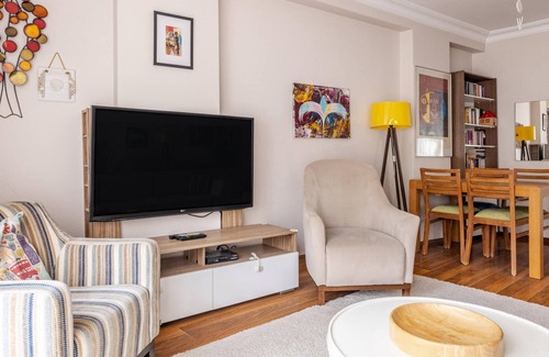 Esentepe Apartment | Chic Flat 5 min to Kanyon Mall and Metro in Levent