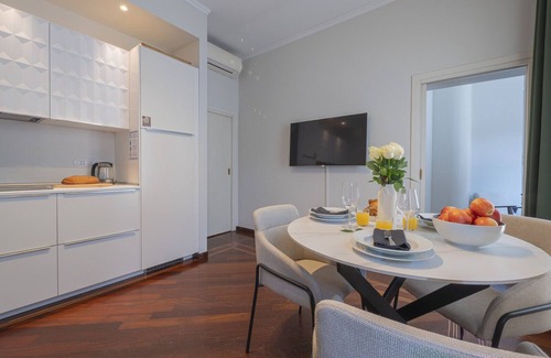 San Babila Apartment | Chic & Quiet Apartment in San Babila