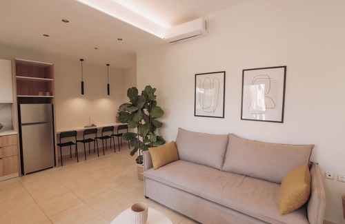 Kato Galatas House | Chill Out Apartments