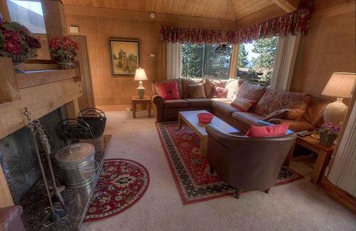 Zephyr Cove Apartment | Chimney Rock Condo condo