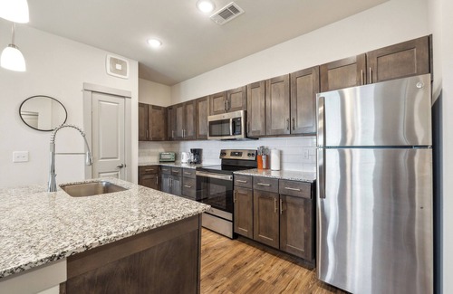 Cleburne Apartment | Chisholm Trace 1234 I Spacious 1 Bed 1 Bath