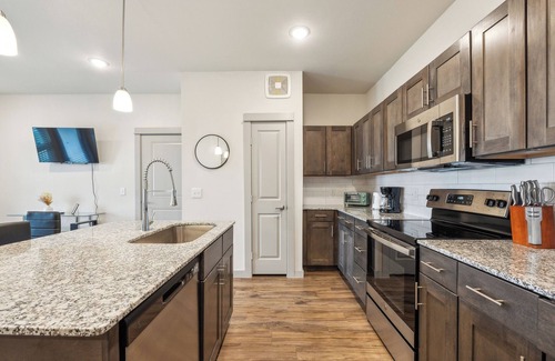 Cleburne Apartment | Chisholm Trace 1234 I Spacious 1 Bed 1 Bath