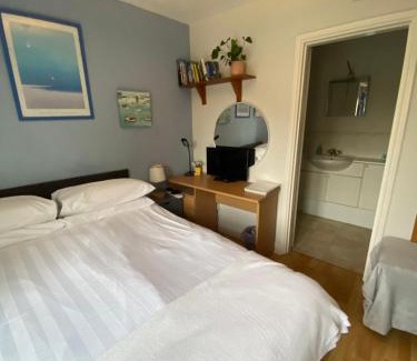 Paddock Wood Bed & Breakfast | Choice of One double bedroom with a comfy double bed and private en suite for solo travellers or couples ,or alternatively book two double bedrooms for families or friends