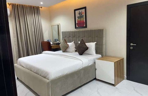 Ikeja Hotel | CHOICE SUITES SIGNATURE