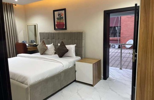 Ikeja Hotel | CHOICE SUITES SIGNATURE
