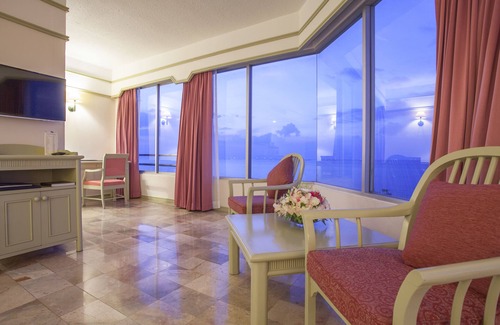 North Pattaya Hotel | Cholchan Pattaya Beach Resort