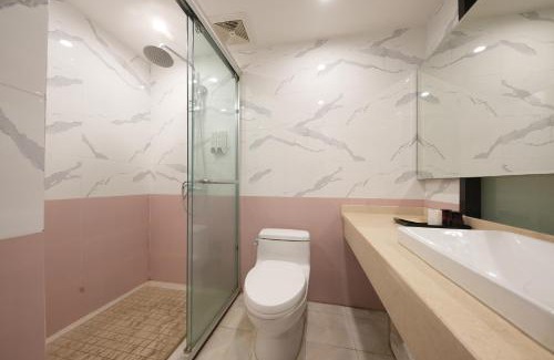 Yuzhong Hotel | Chongqing Qiansu Qingpan Hotel解放碑洪崖洞店