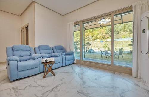 Chuncheon House | Chuncheon Soopsog Jageun Jib Pension