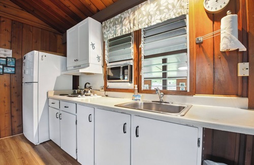 Hanalei House | Chung Cottage - a 1br/1.5ba cottage steps from Hanalei Bay