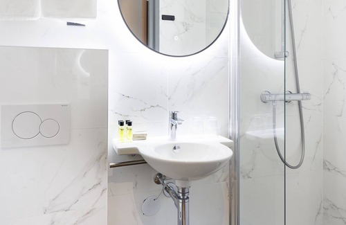 Burgwallen Nieuwe Zijde Hotel | Ciao Papa Hotel Amsterdam Central Station