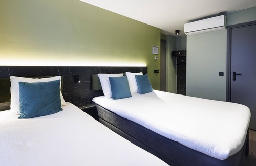 Burgwallen Nieuwe Zijde Hotel | Ciao Papa Hotel Amsterdam Central Station