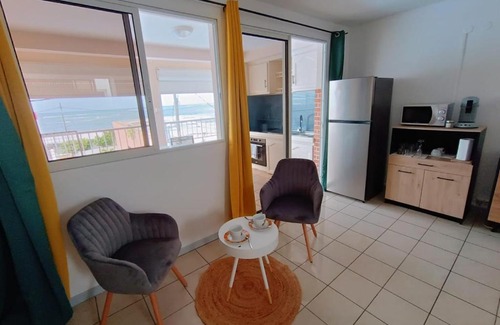 Le Moule Apartment | Cibuqueira numéro 5, Appartement en centre ville,vue sur mer, plage à pied