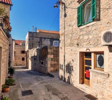 Makarska Old Town Apartment | City Center Studio Nest