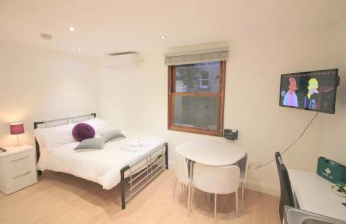 Mill Road Hotel | City Centre Modern Ensuite Rooms by Luxiety Stays