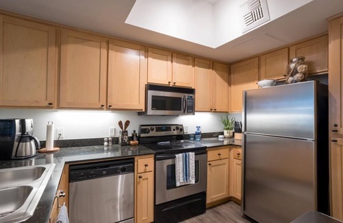 Bankers Hill Condo | City Escape w/access to Balboa Park, Gaslamp, Little Italy, & Hillcrest!