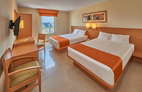 Mazatlan Hotel | City Express by Marriott Mazatlán