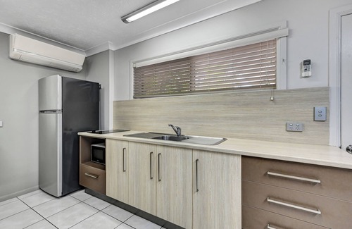 Townsville Hotel | City Oasis Inn Townsville, SureStay Collection by BW