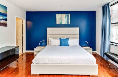 Chinatown Apartment | City Stay in Style! Steps Away From Reading Terminal
