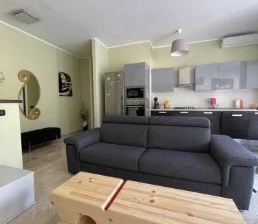 Arona Apartment | Civico 24 Appartamento in centro ad Arona