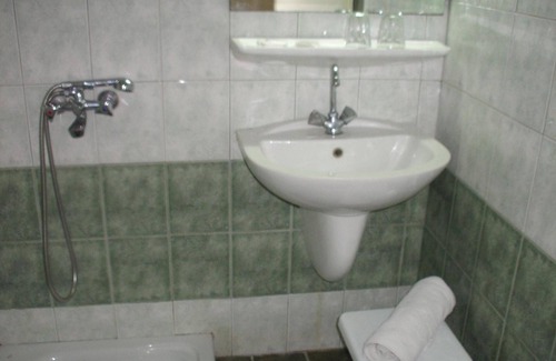 Omonia Hotel | Claridge Hotel