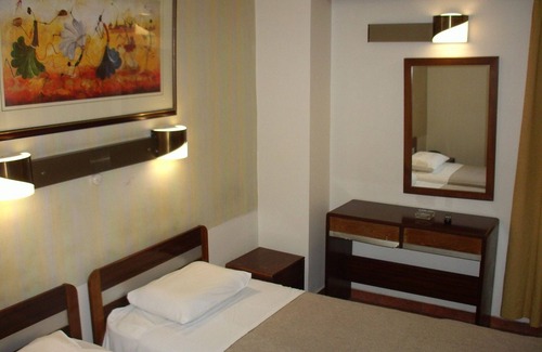 Omonia Hotel | Claridge Hotel