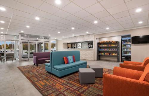 Joliet Hotel | Clarion Hotel & Convention Center Joliet