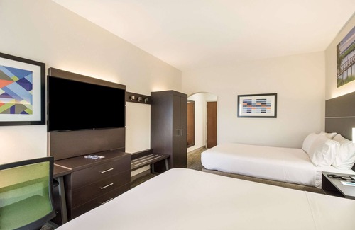 New Bern Hotel | Clarion Pointe New Bern