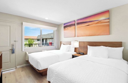 Ridgecrest Hotel | Clarion Pointe Ridgecrest near China Lake Naval Station