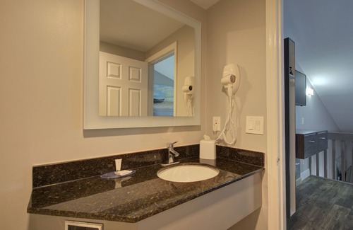 Tampa Hotel | Clarion Pointe Tampa-Brandon Near Fairgrounds and Casino