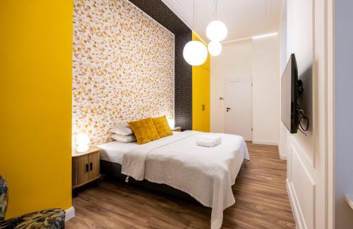 Budavar Apartment | Clark & Chain Charm Grand Suite with Castle View