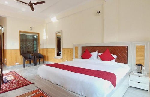 Kandaghat Hotel | Clark's Resort