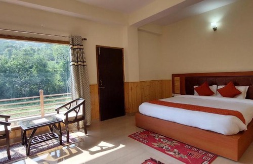 Kandaghat Hotel | Clark's Resort