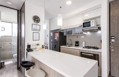 El Poblado Apartment | CLASS Suites 802 Family & Business- 360 degree view
