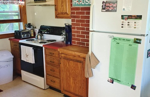 Fortunes Rocks Cottage | Classic 4 BR cottage steps from the beach: off-season rental inquiries welcome!