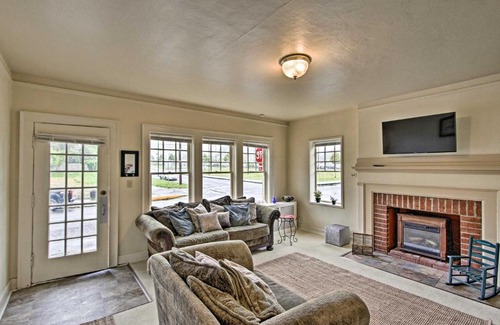 Aberdeen Apartment | Classic Aberdeen Apt 1 Mi to Riverfront Park!
